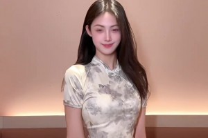 身材比例是真实的吗🙈女篮卓识晒紧身旗袍舞蹈：女儿心总如水